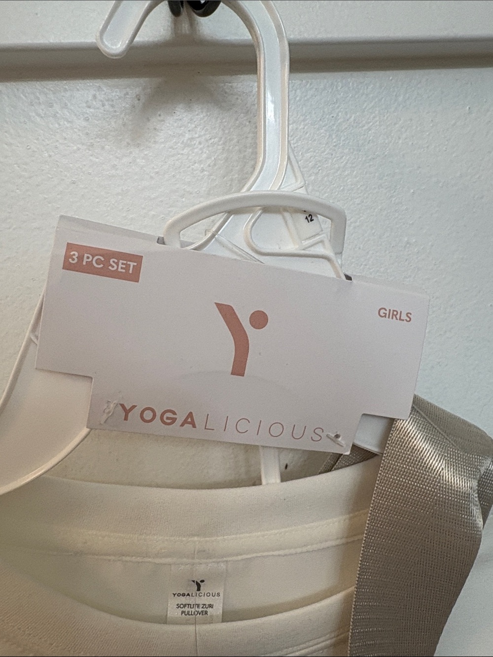 Yogalicious White Softlite Zuri Pullover - Picture 9 of 11